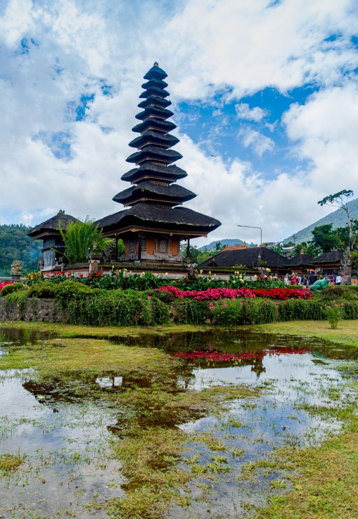 De Ulun Danu Berantan 