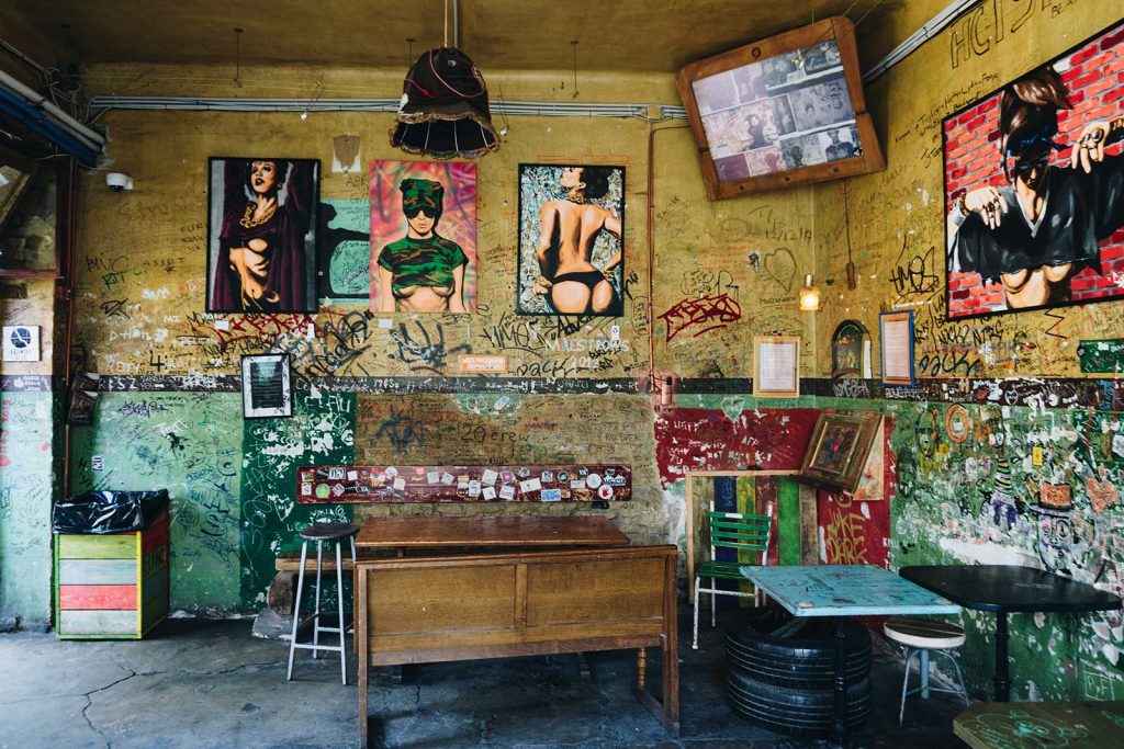 Szimpla Kert een van de leukste bars van Boedapest